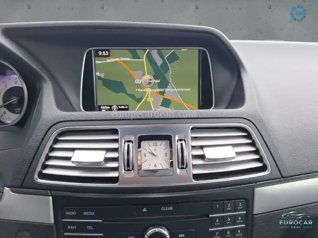 Mercedes-Benz E 320