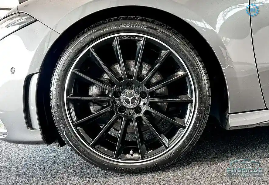 Mercedes-Benz A 220