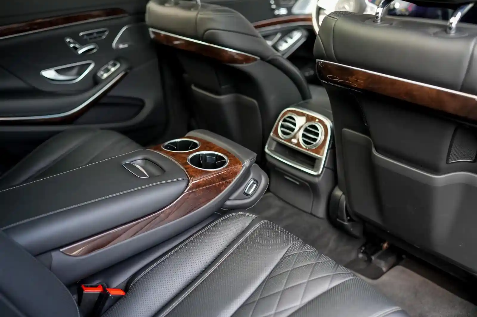 Mercedes-Benz S 560