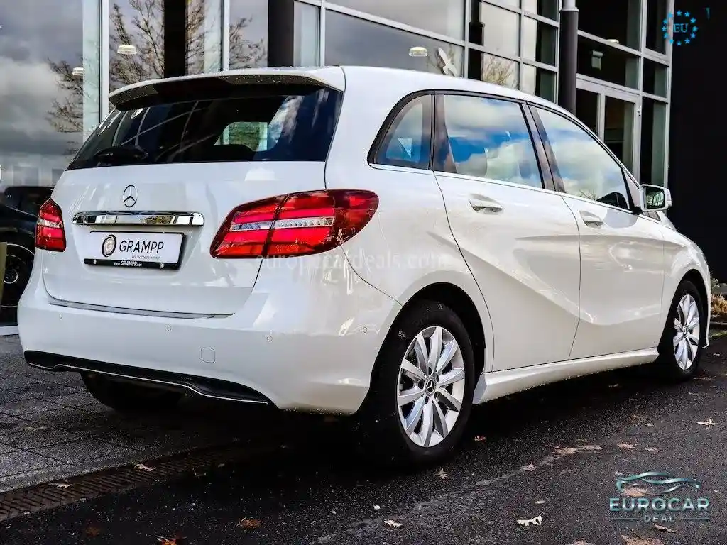 Mercedes-Benz B 180