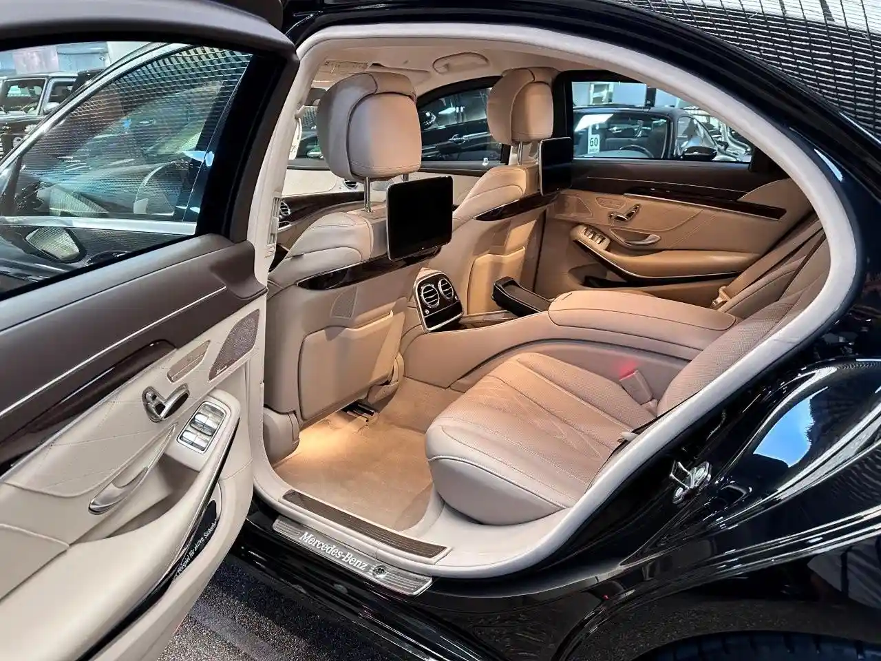 Mercedes-Benz S 600