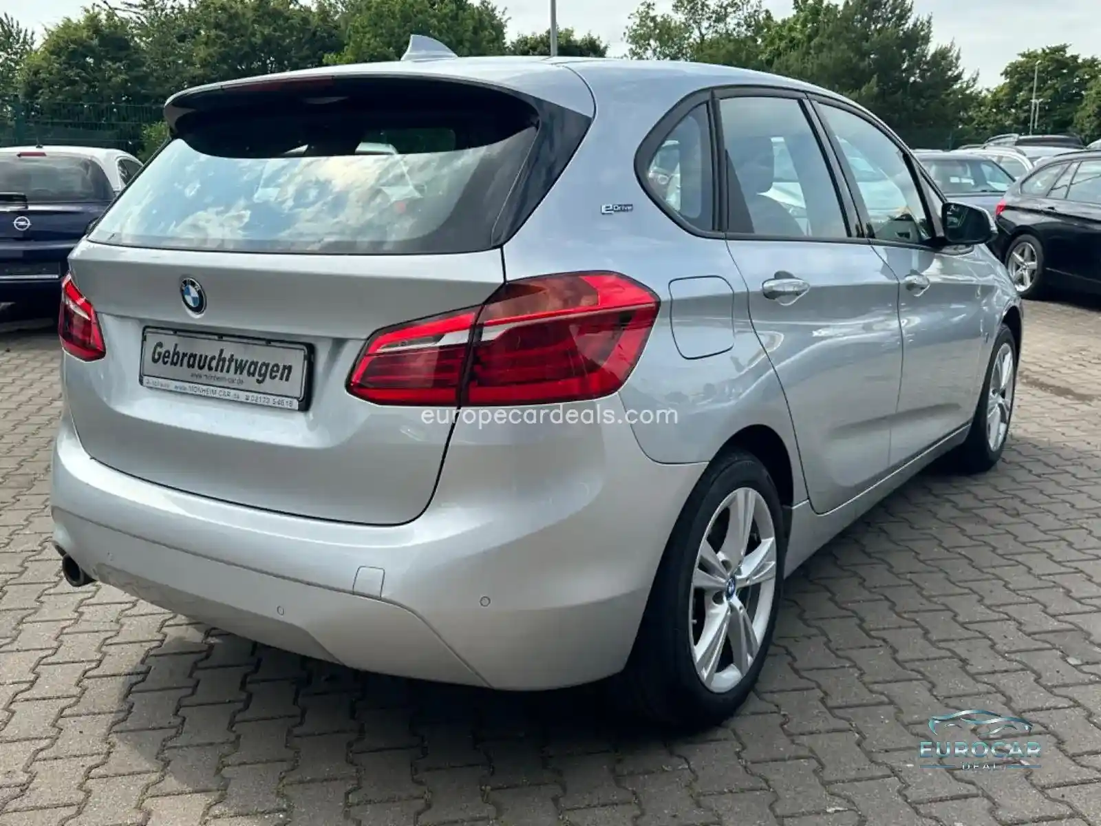 BMW 225