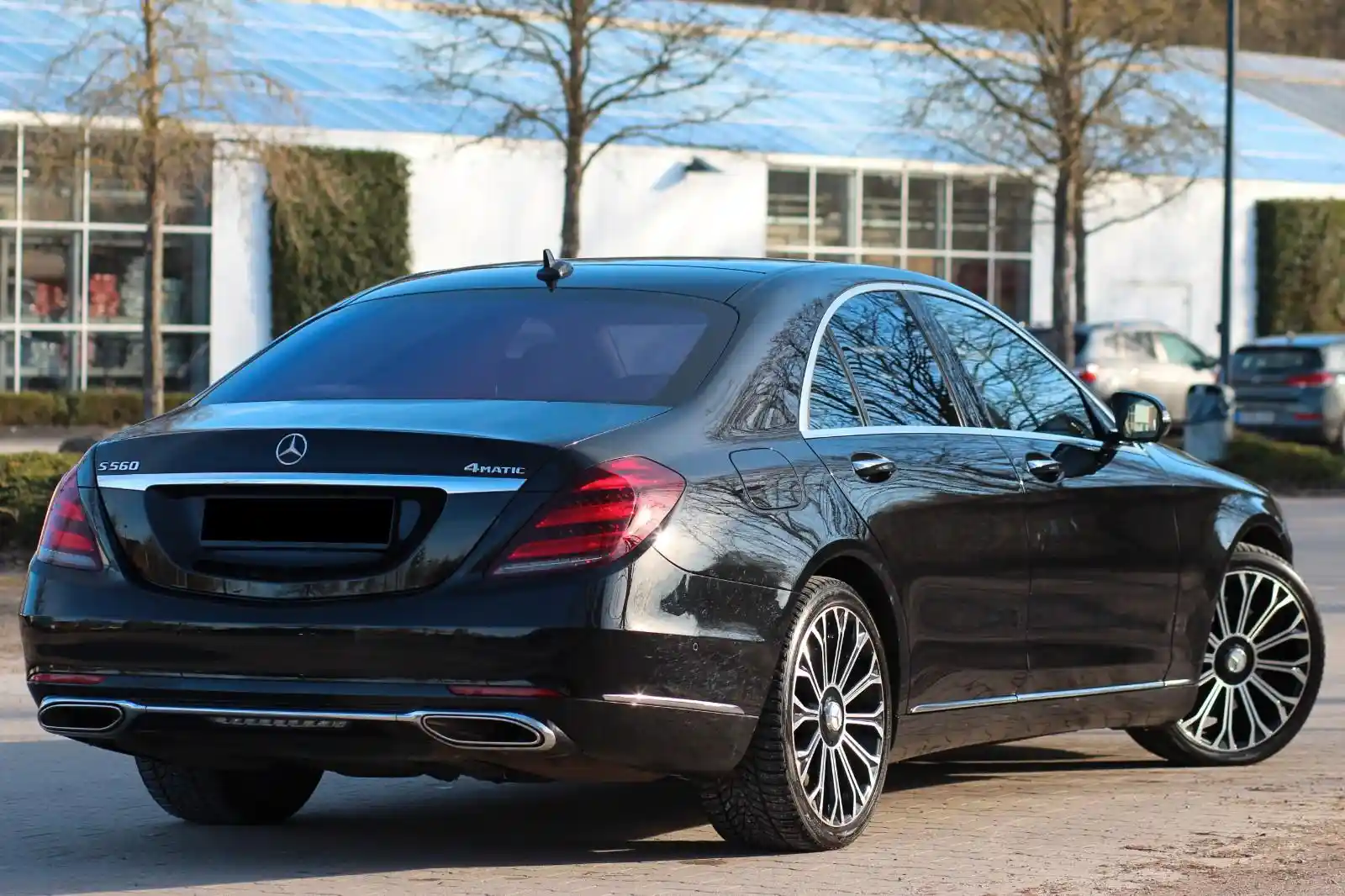 Mercedes-Benz S 560