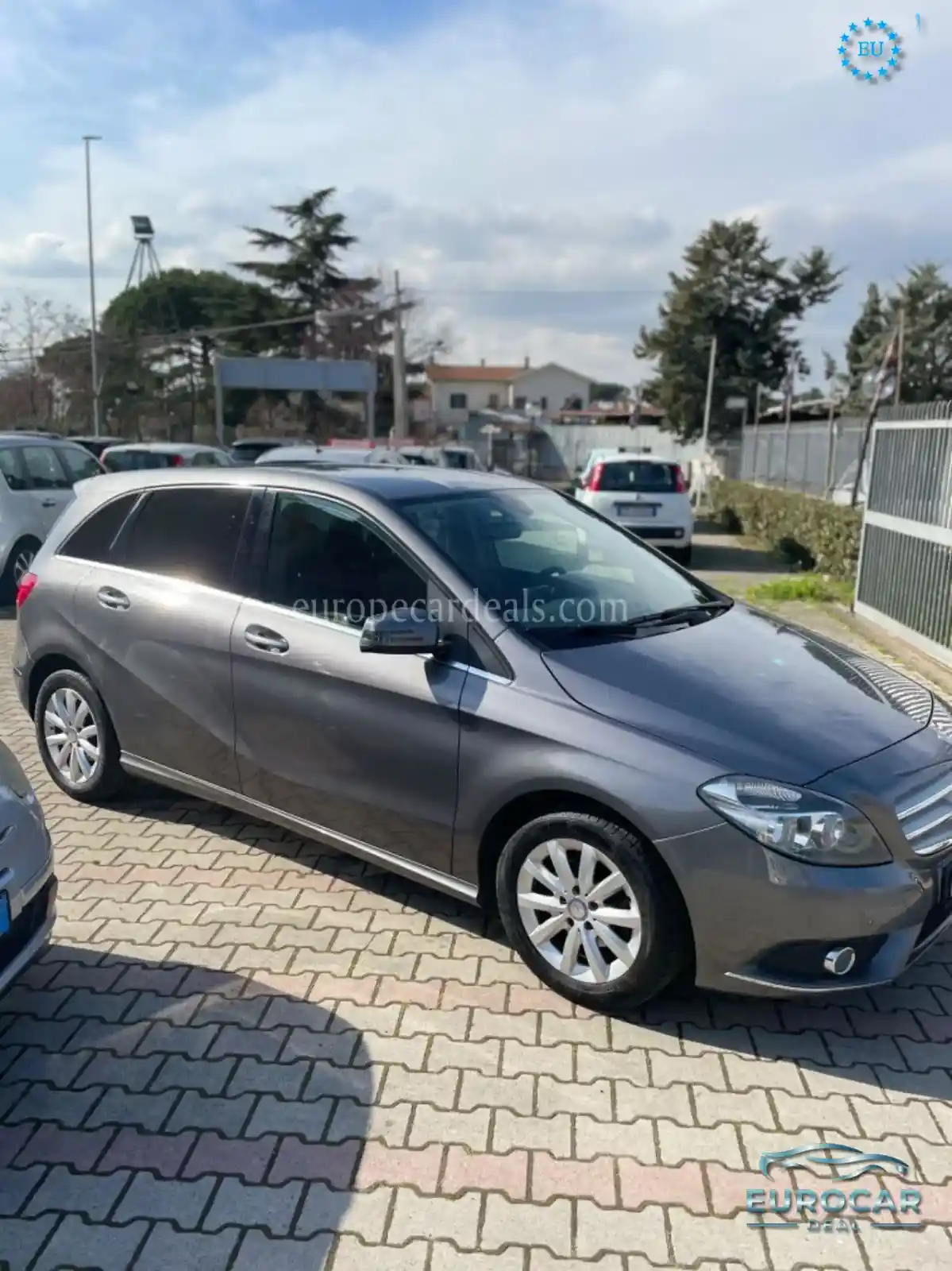 Mercedes-Benz B 180