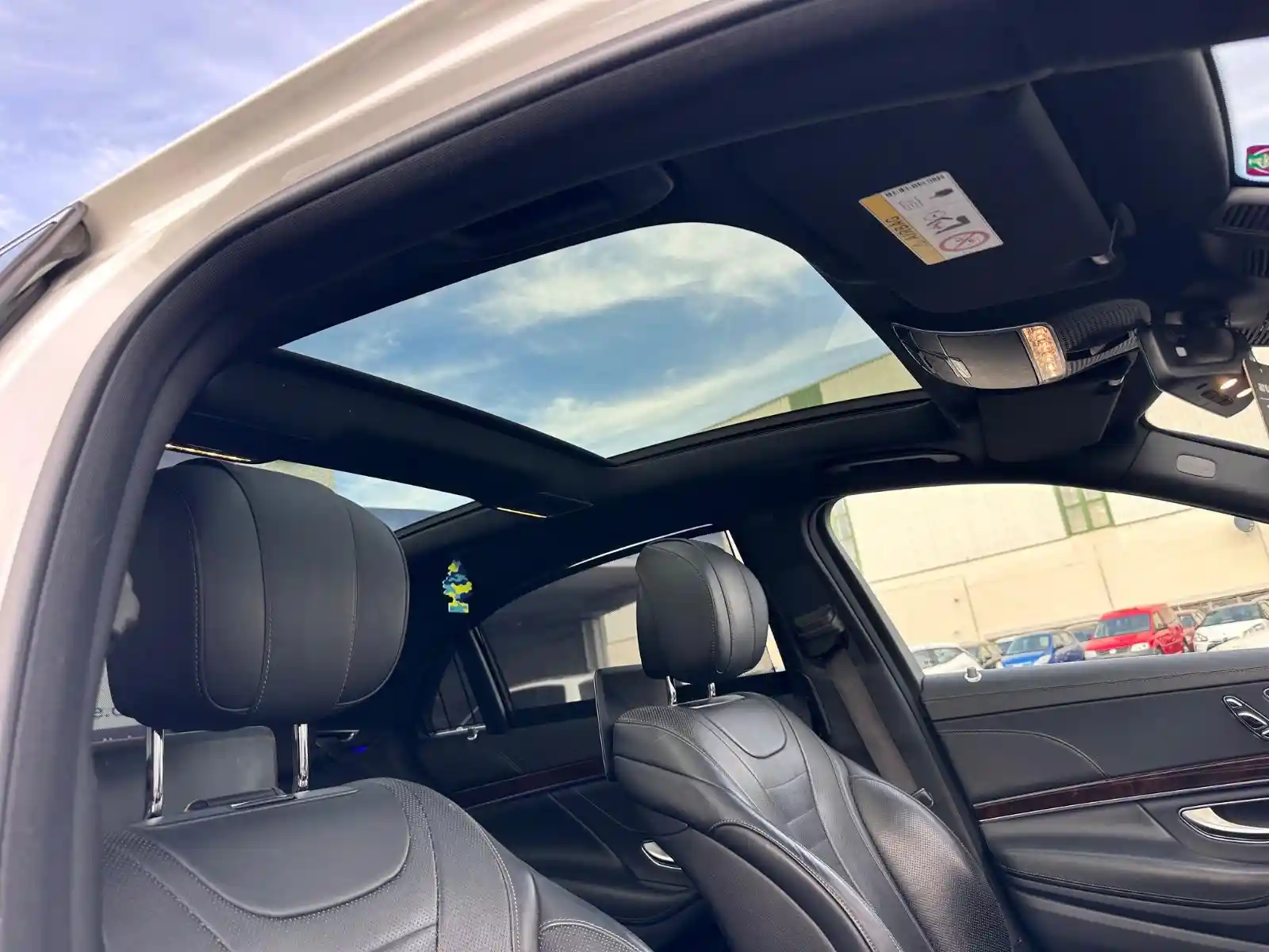 Mercedes-Benz S 560