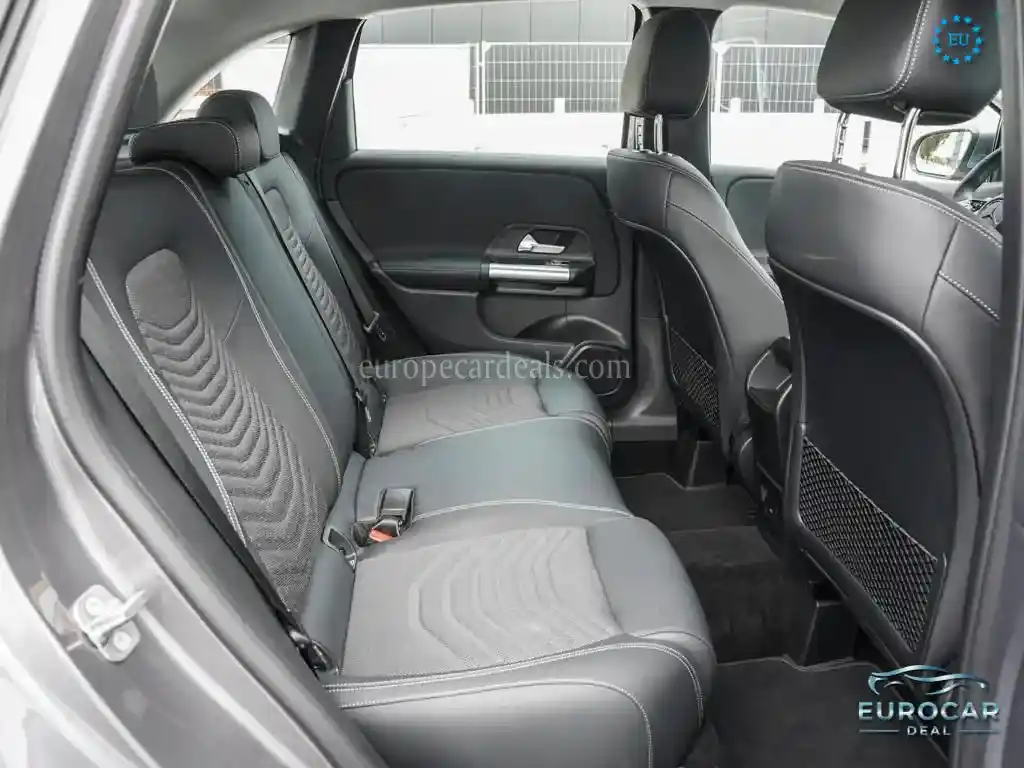 Mercedes-Benz B 180
