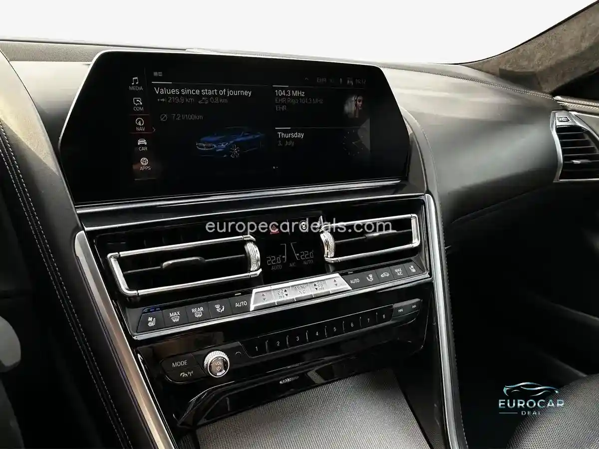 BMW 840