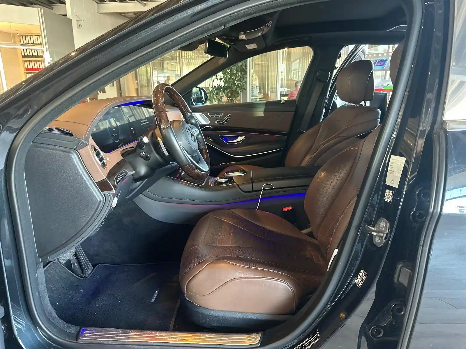 Mercedes-Benz S 560