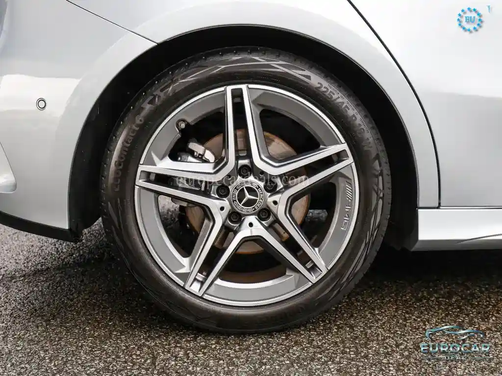 Mercedes-Benz A 220