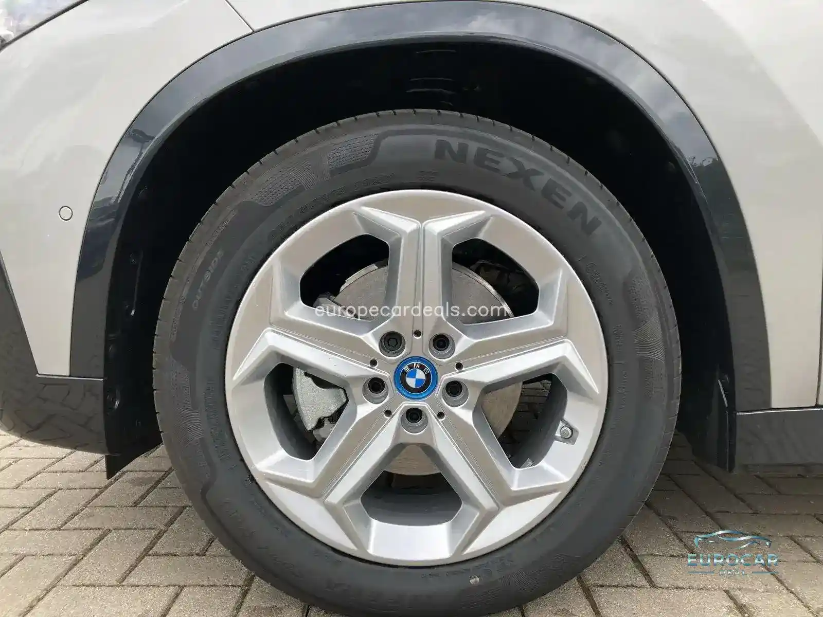 BMW iX1