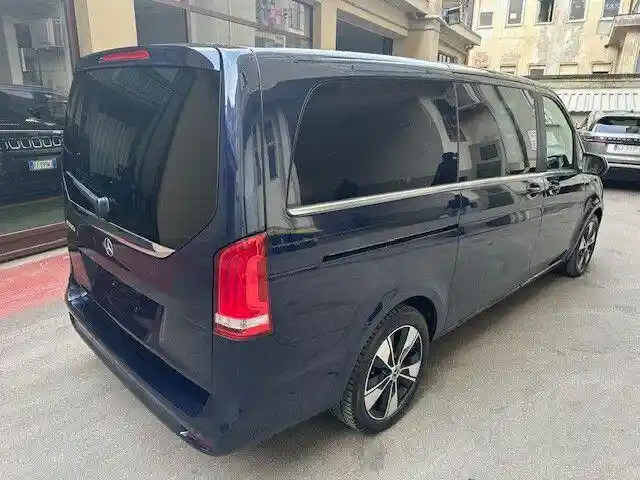 Mercedes-Benz V 250