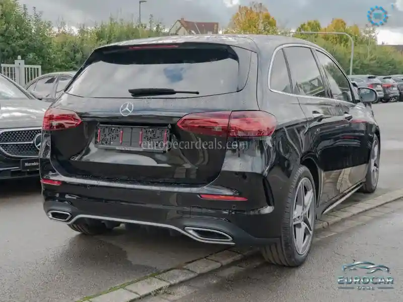 Mercedes-Benz B 180