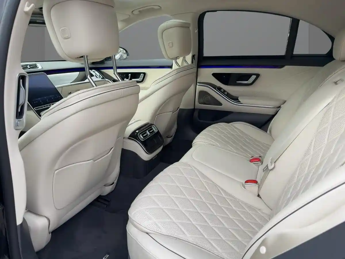 Mercedes-Benz S 500