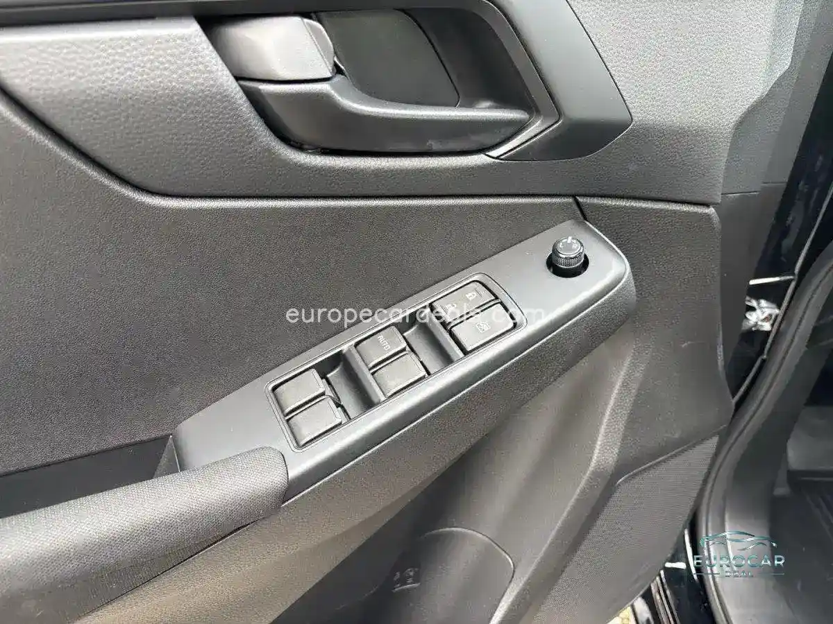 Double Cab 4X4 L A/T MY2025