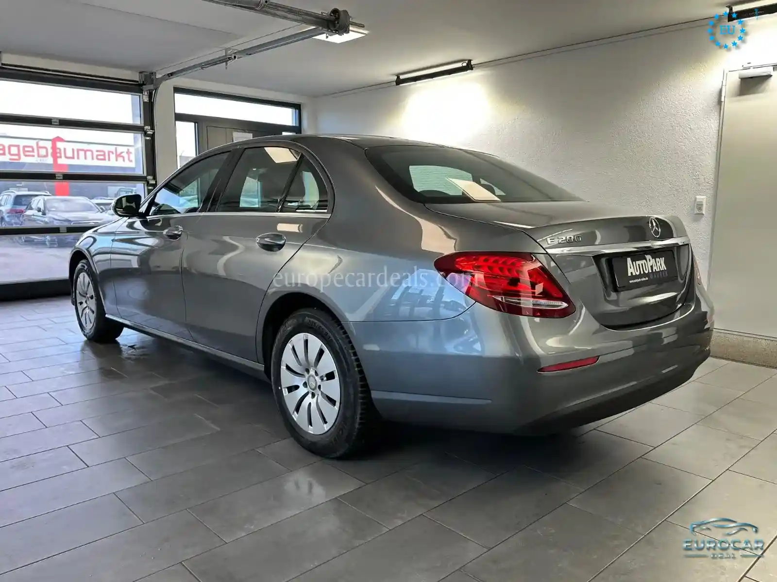 Mercedes-Benz E 200