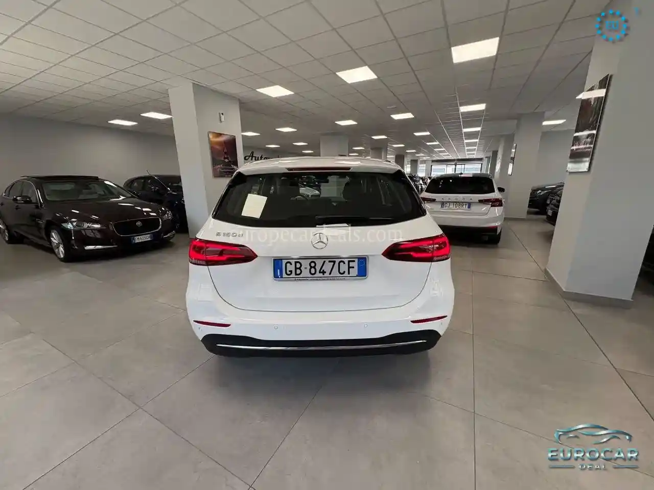Mercedes-Benz B 180