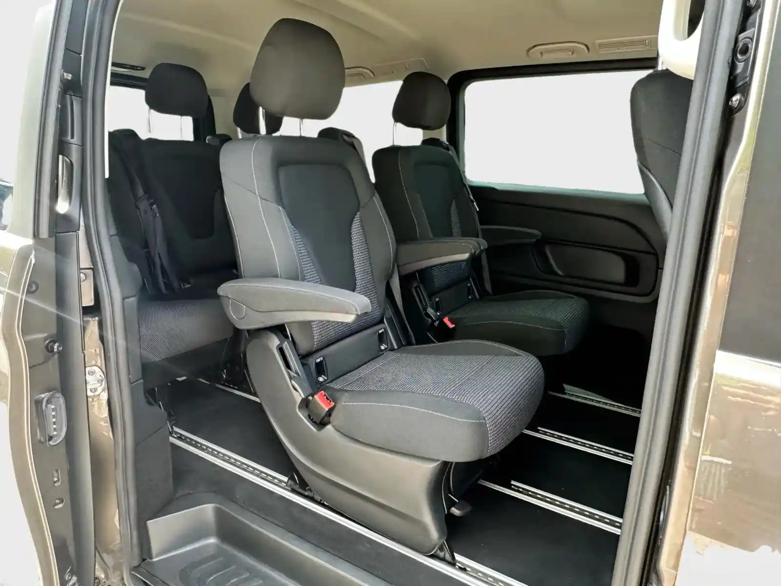 Mercedes-Benz V 250