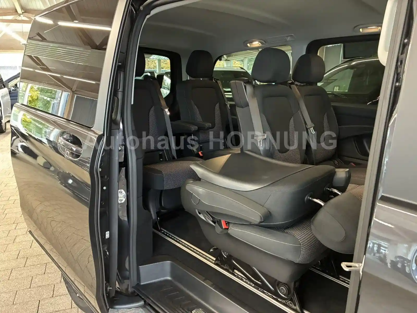 Mercedes-Benz V 250