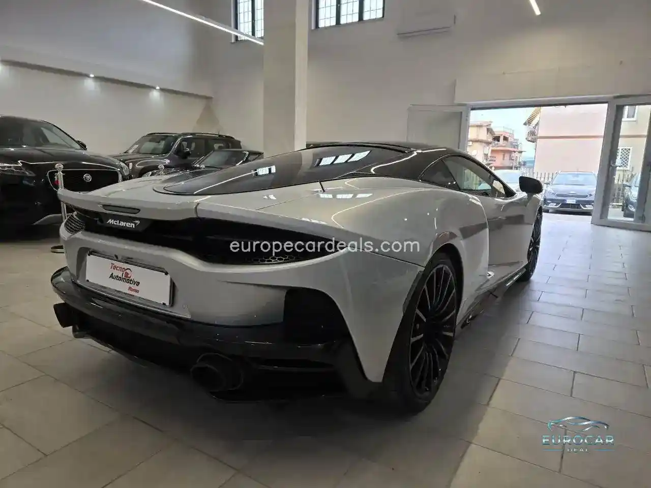 McLaren GT