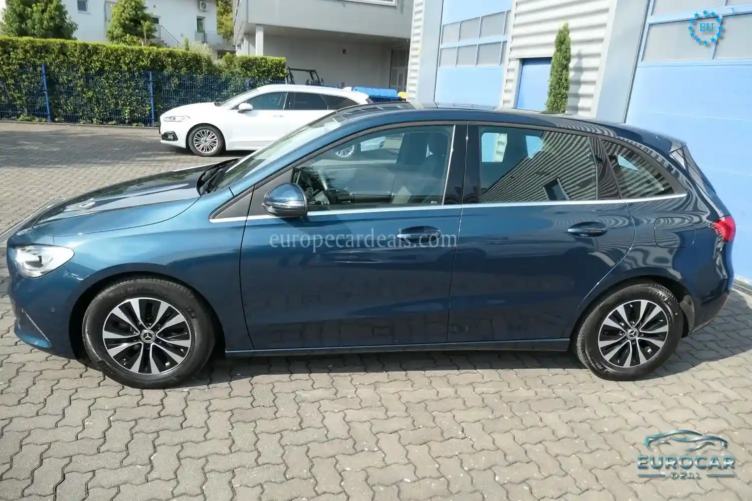 Mercedes-Benz B 180
