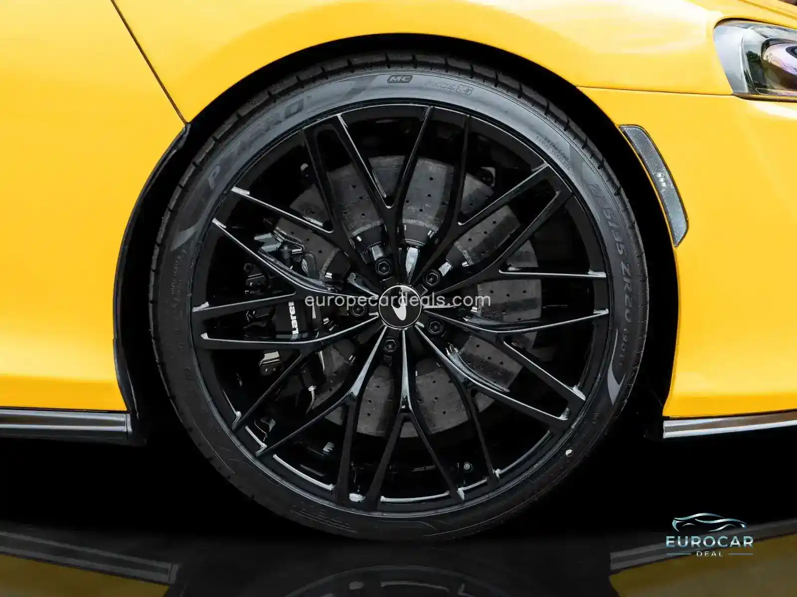 McLaren GT