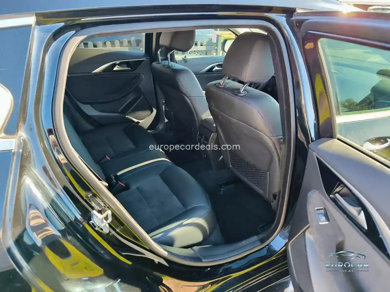Infiniti Q30