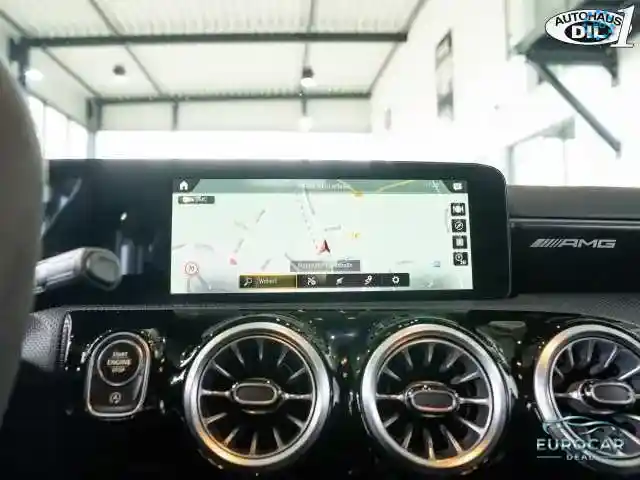 Mercedes-Benz CLA 35 AMG