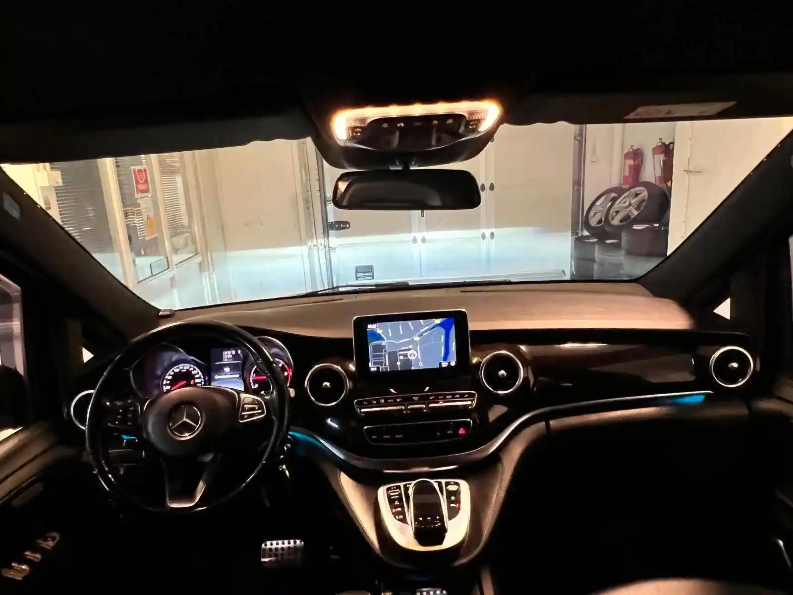 Mercedes-Benz V 250