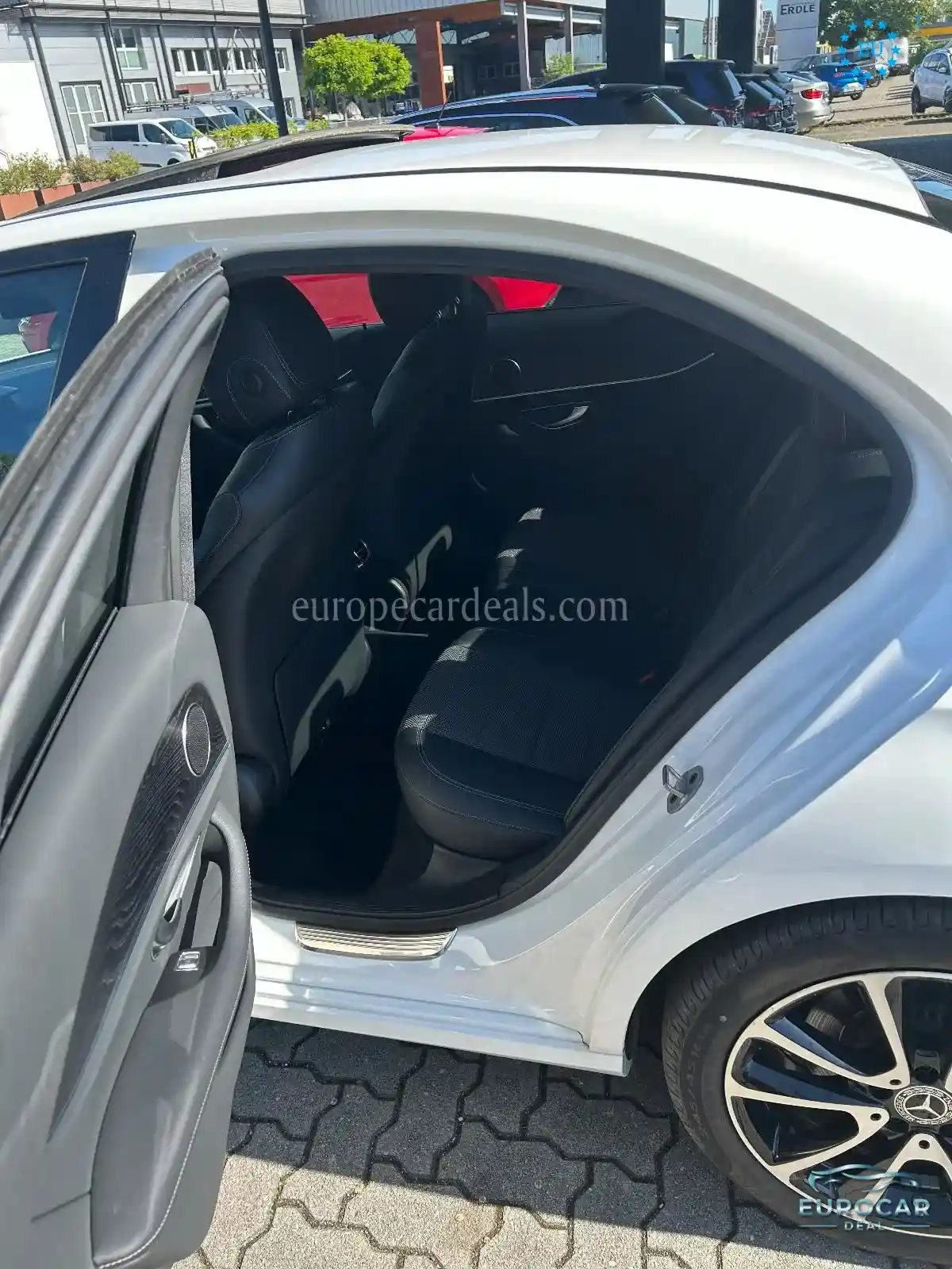 Mercedes-Benz E 200