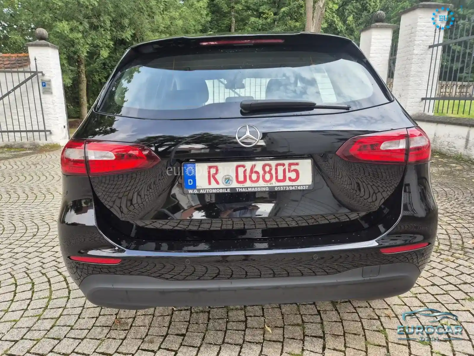 Mercedes-Benz B 180