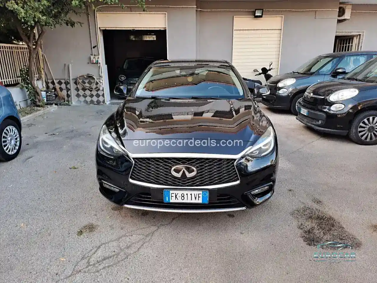 Infiniti Q30