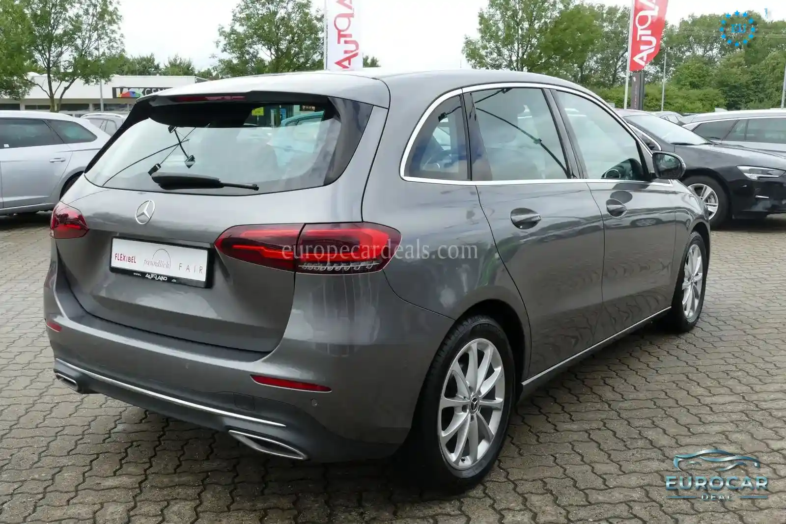 Mercedes-Benz B 180