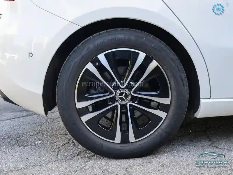 Mercedes-Benz A 220