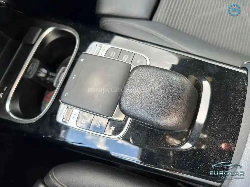 Mercedes-Benz A 220