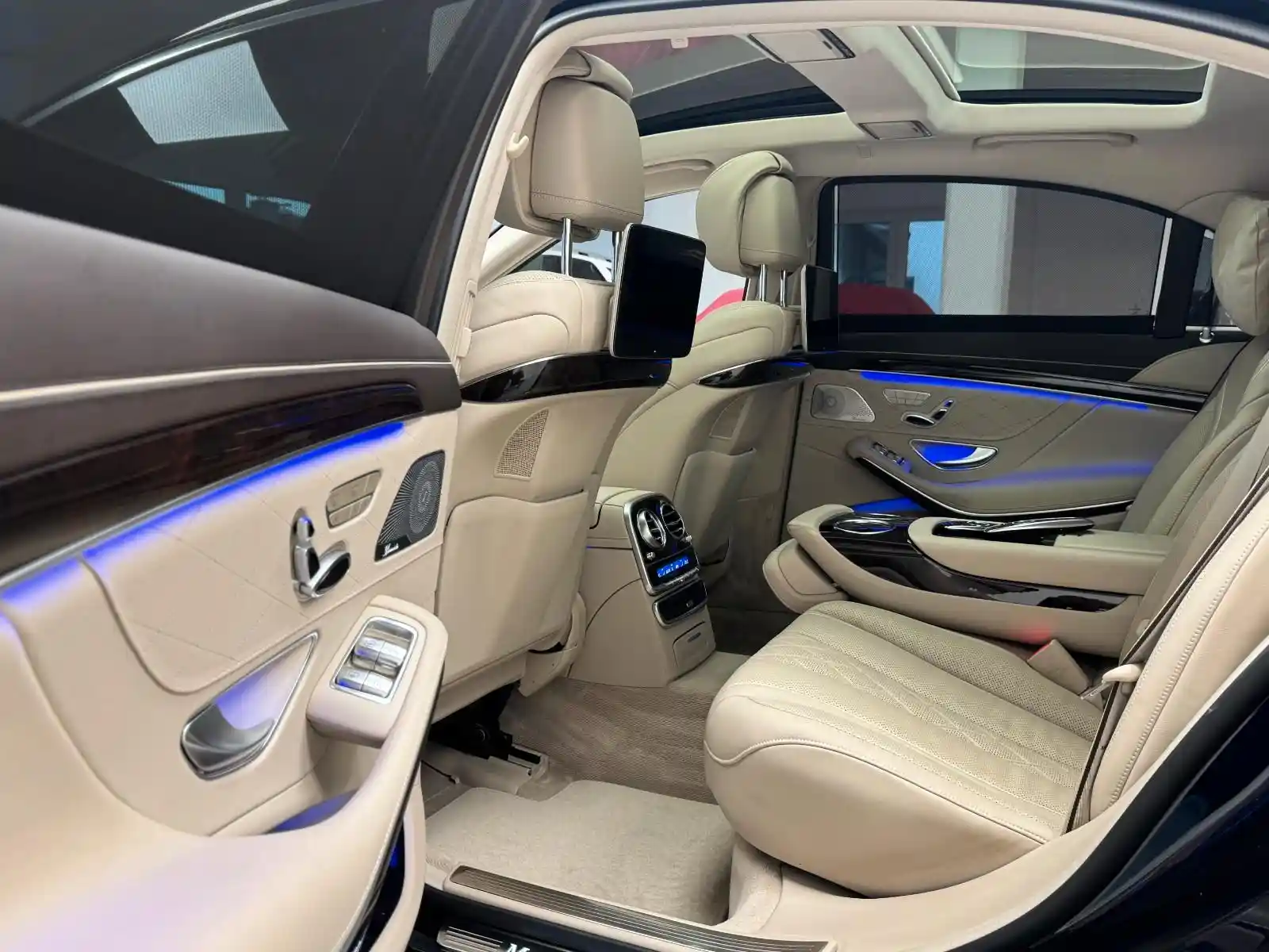 Mercedes-Benz S 560