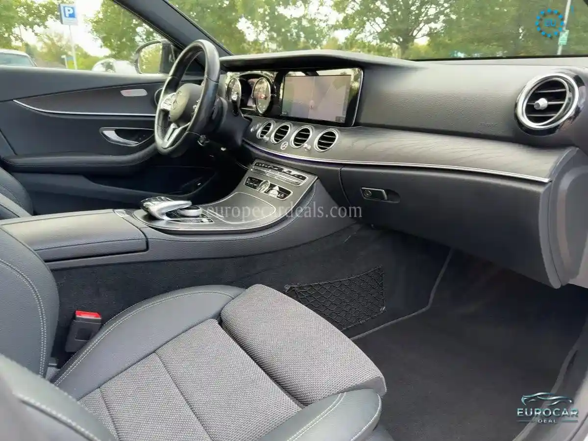 Mercedes-Benz E 220
