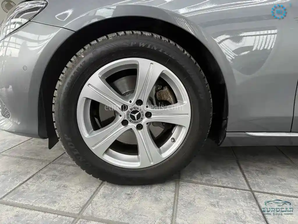 Mercedes-Benz E 220
