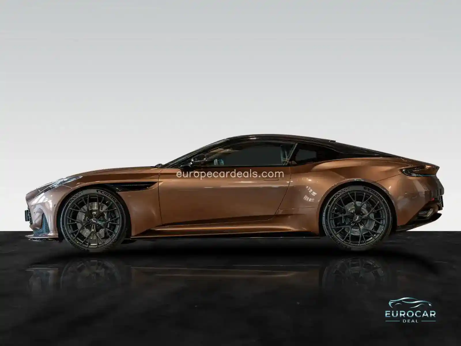 Aston Martin DB12