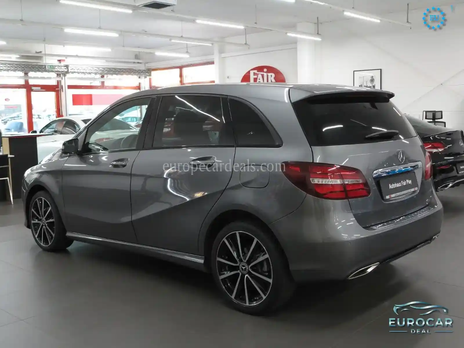 Mercedes-Benz B 180