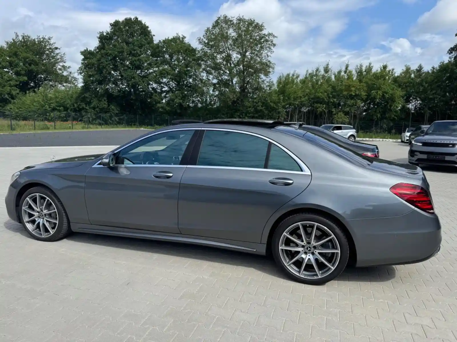 Mercedes-Benz S 560