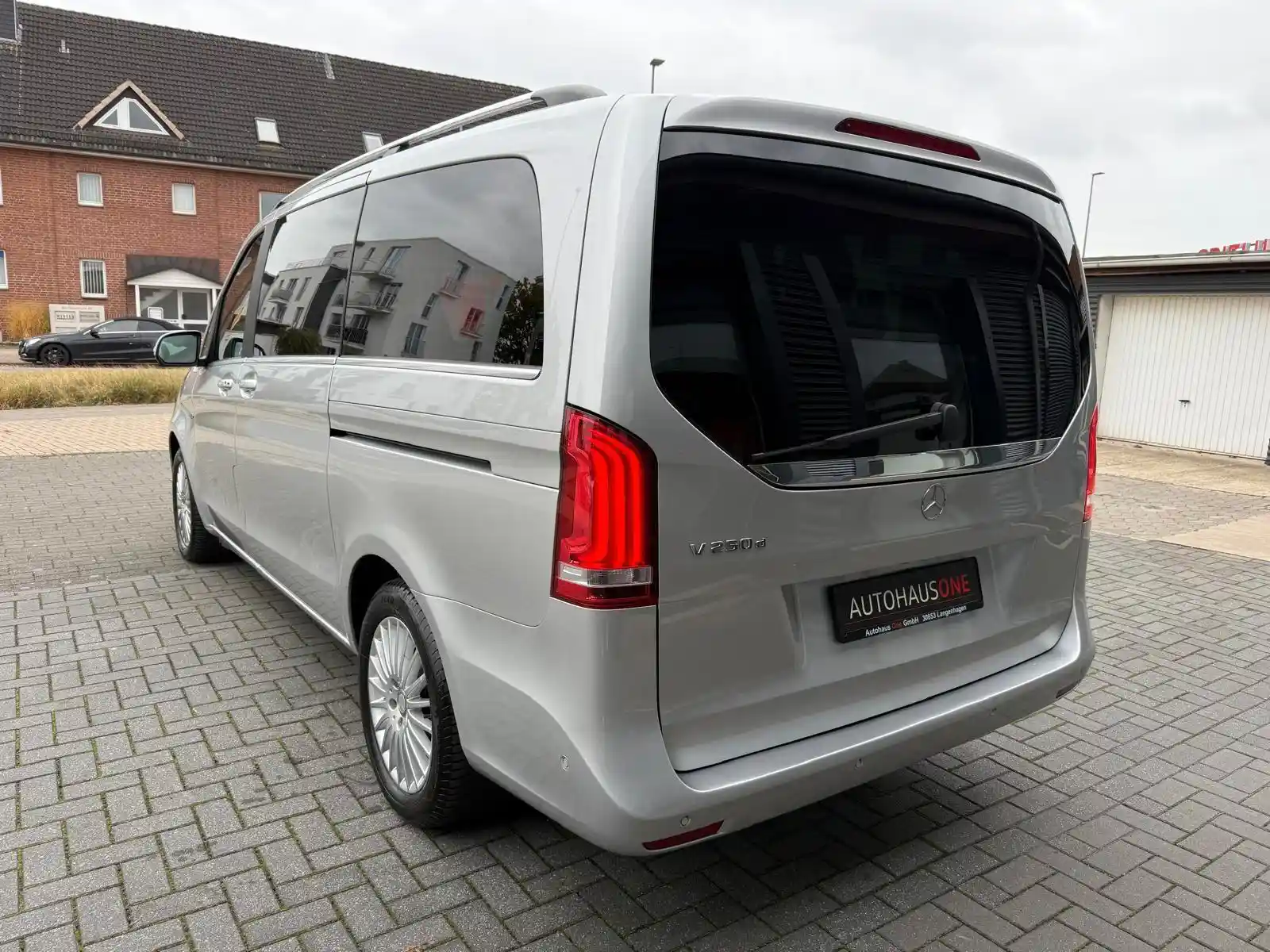 Mercedes-Benz V 250