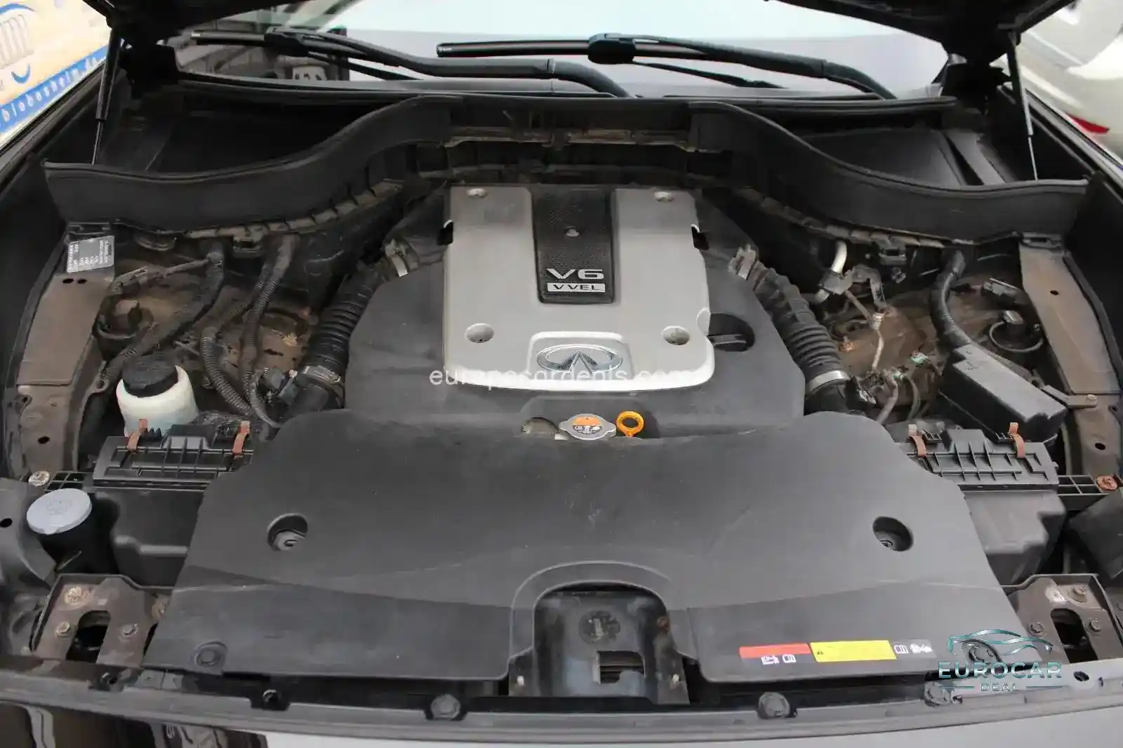 Infiniti QX70
