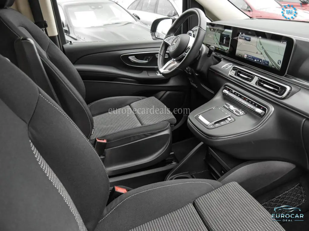 Mercedes-Benz V 220