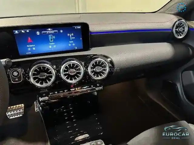 Mercedes-Benz CLA 180 Shooting Brake