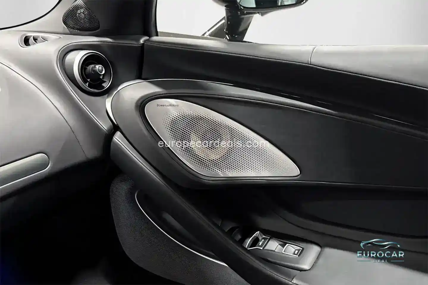 McLaren GT