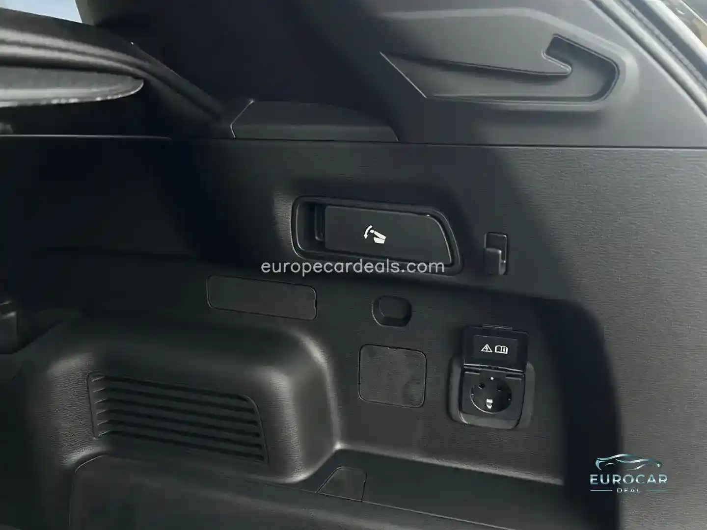 Mitsubishi Plug-in Hybrid Outlander