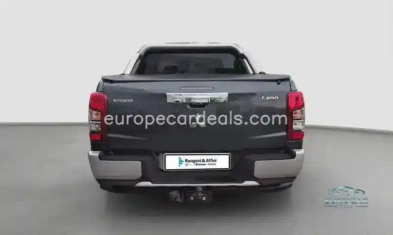 Mitsubishi L200