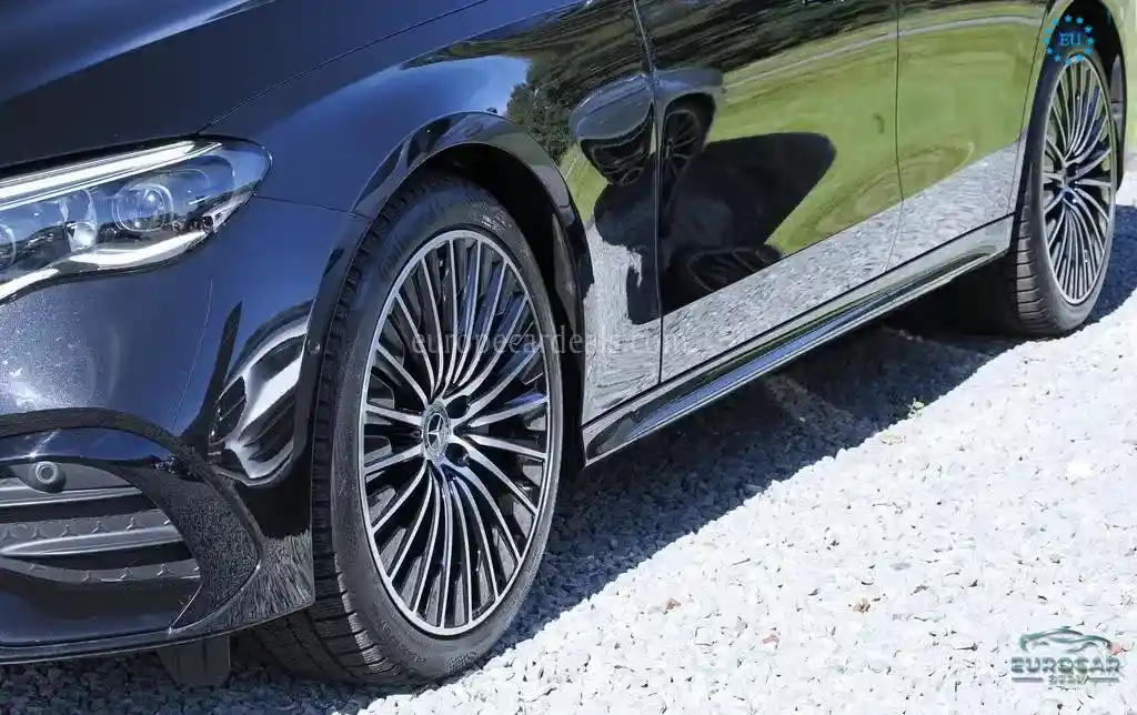 Mercedes-Benz E 200