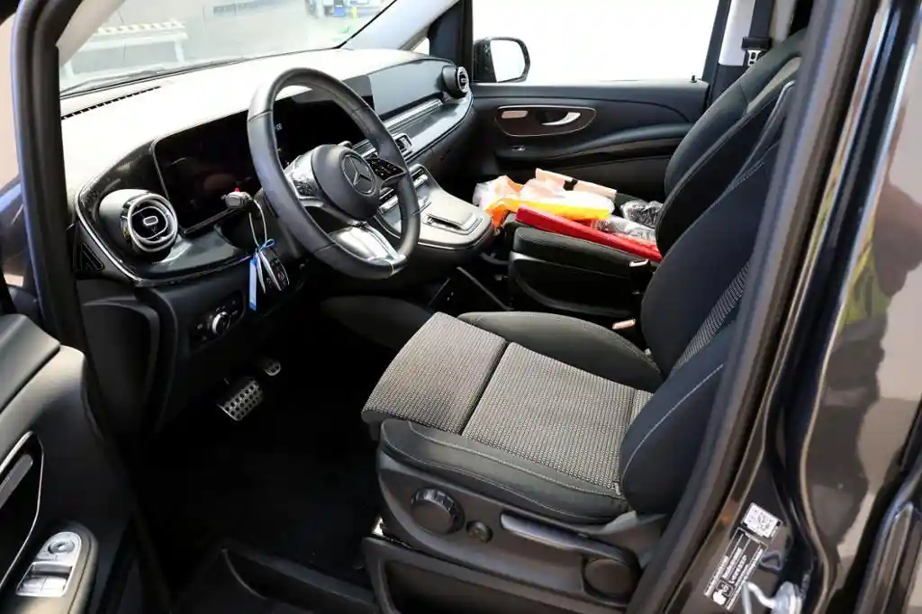 Mercedes-Benz V 250