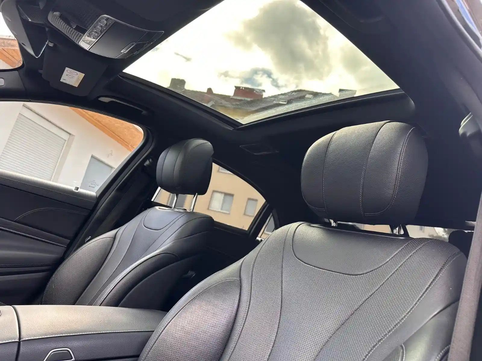 Mercedes-Benz S 560